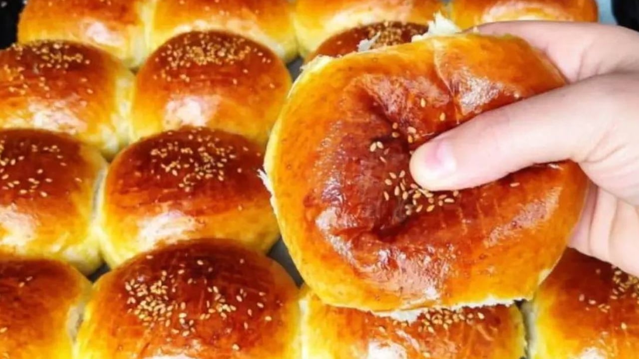 Günler sonra bile asla bayatlamayan kıyır kıyır poğaça yapmanın yolu: Mest eden poğaçayı demeye başladılar