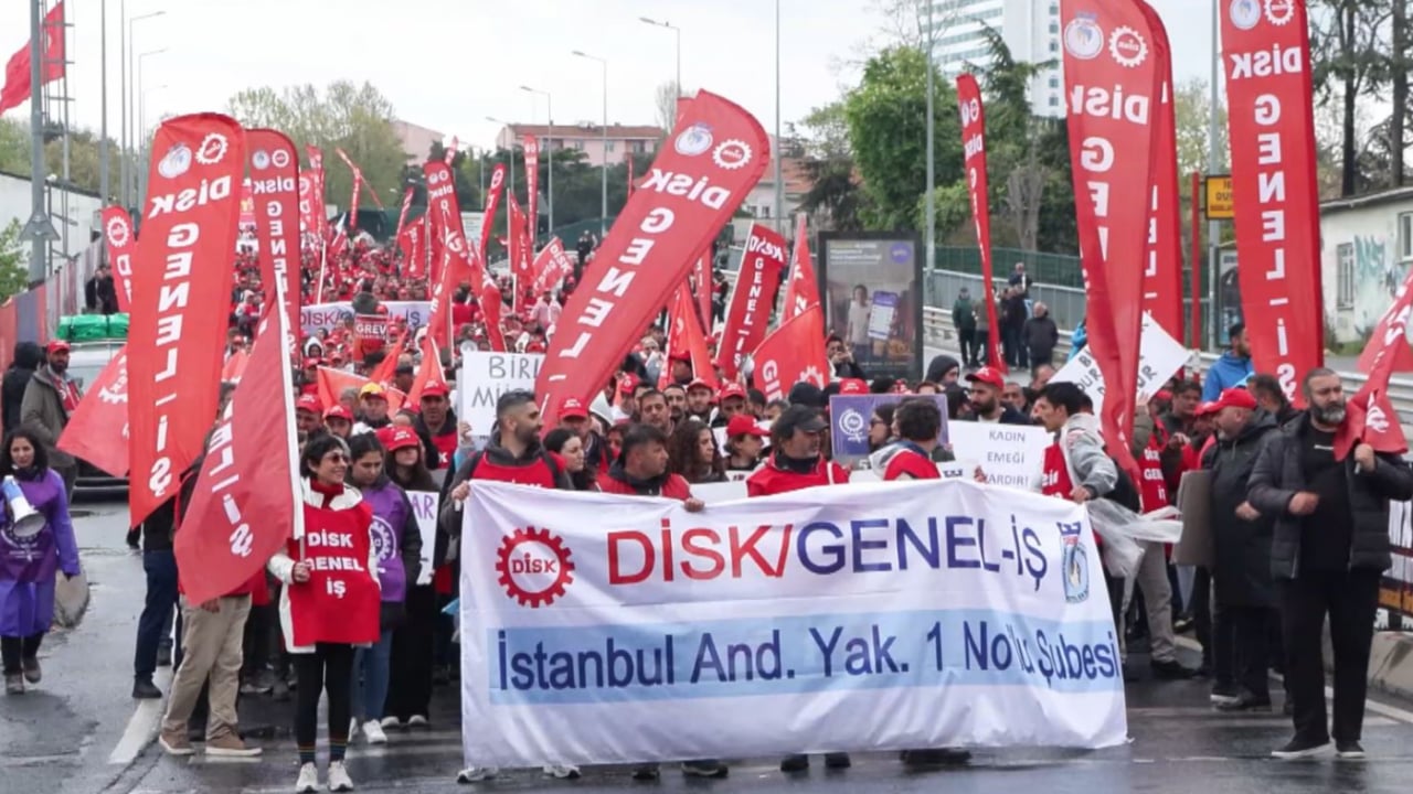 Foto - Polis çevrede kuş uçurtmuyor! Kadıköy'de 1 Mayıs kutlamaları