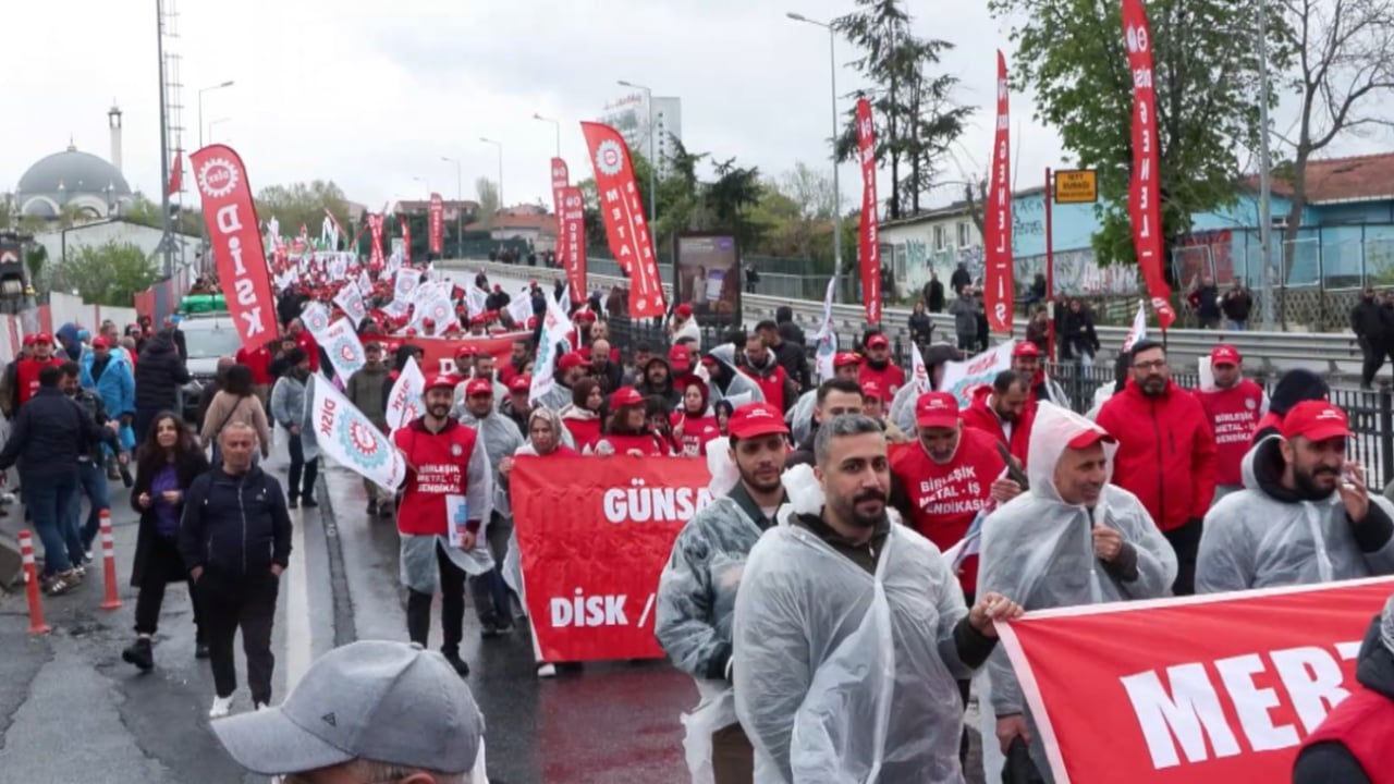 Foto - Polis çevrede kuş uçurtmuyor! Kadıköy'de 1 Mayıs kutlamaları