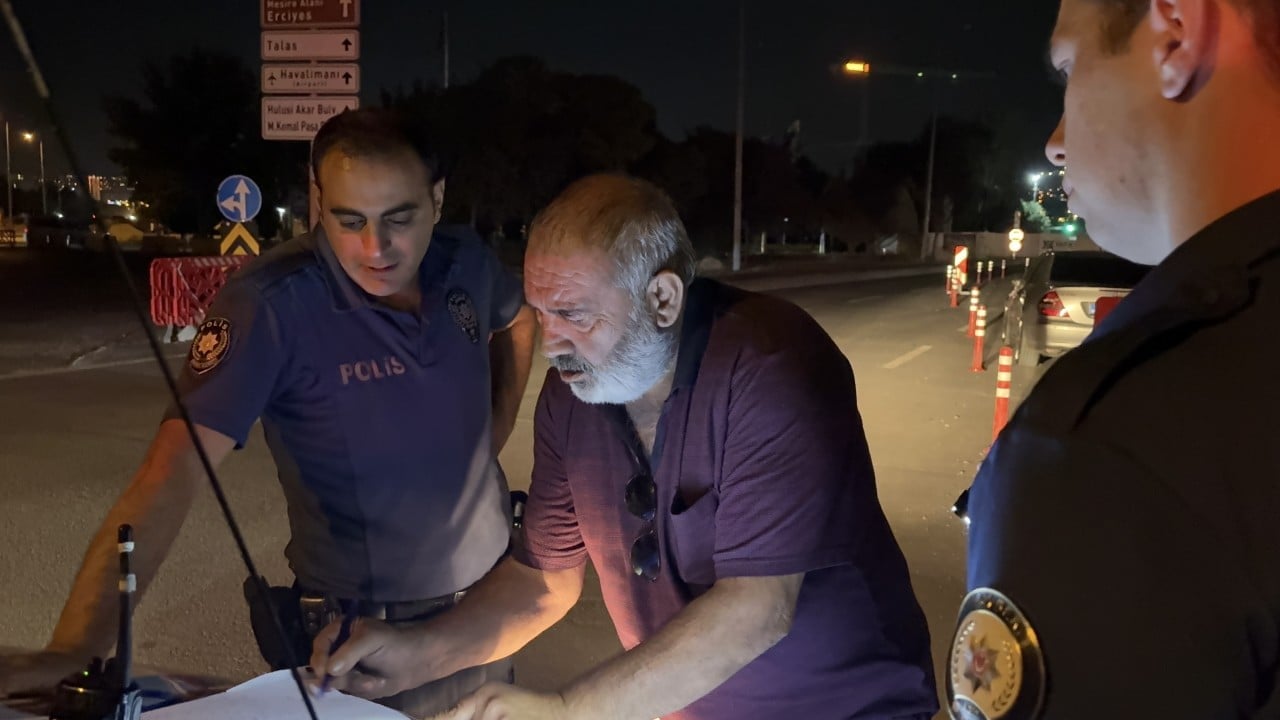 Foto - Polisten kaçtı, savunması pes dedirtti