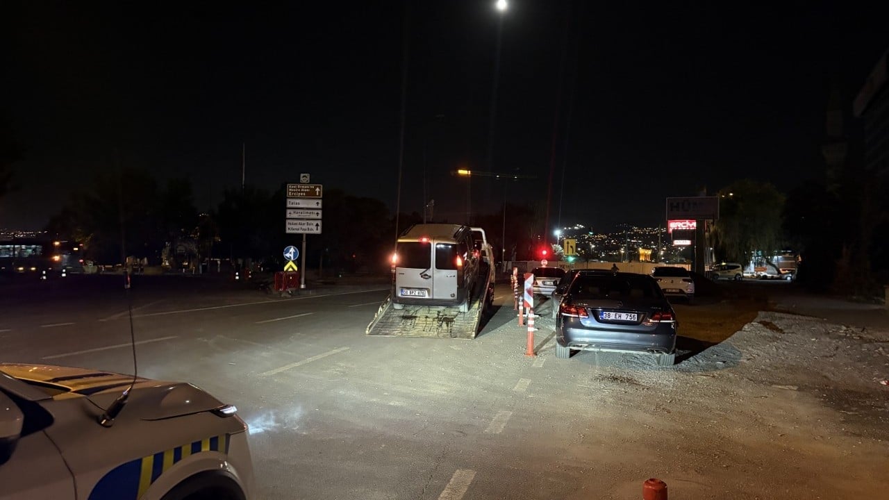 Foto - Polisten kaçtı, savunması pes dedirtti