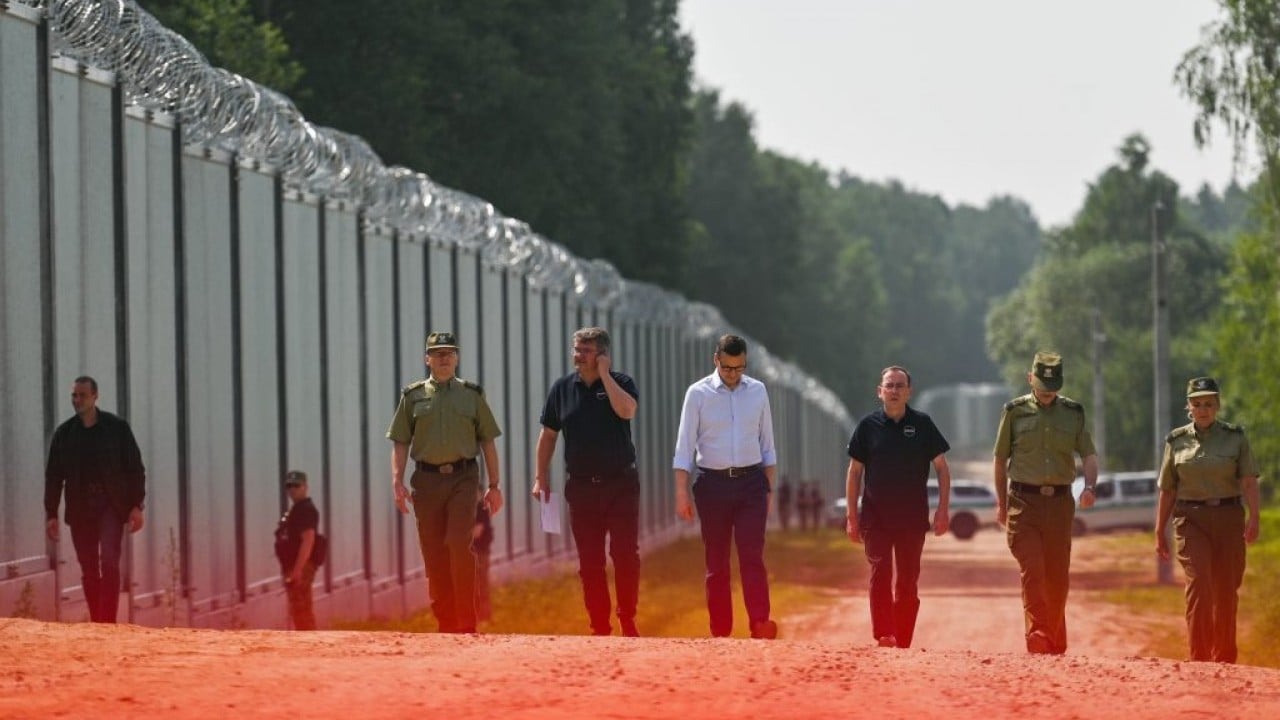 Foto - Polonya Avrupa'ya duvar örüyor