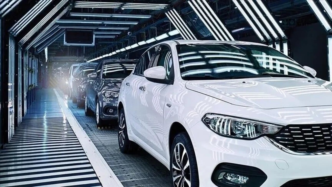 Popüler marka Renault oldu Otomobilde gri ve beyaz tercih edildi