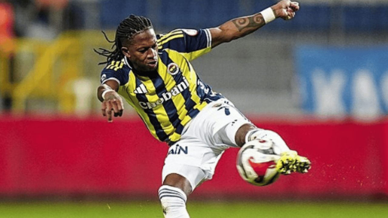 Portekiz'den gelen haber şaşırttı... Jose Mourinho Fenerbahçe'nin yıldızını istiyor!