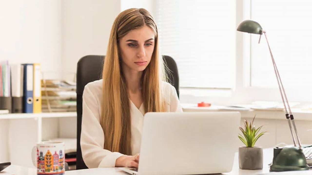 Foto - Postür rahatsızlıklara dikkat: Masabaşı çalışanlar risk altında! Omuz ağrısına iyi gelen egzersizler