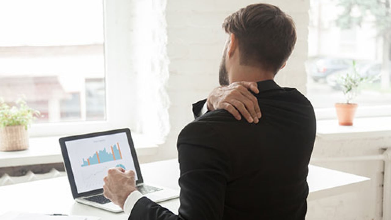 Foto - Postür rahatsızlıklara dikkat: Masabaşı çalışanlar risk altında! Omuz ağrısına iyi gelen egzersizler