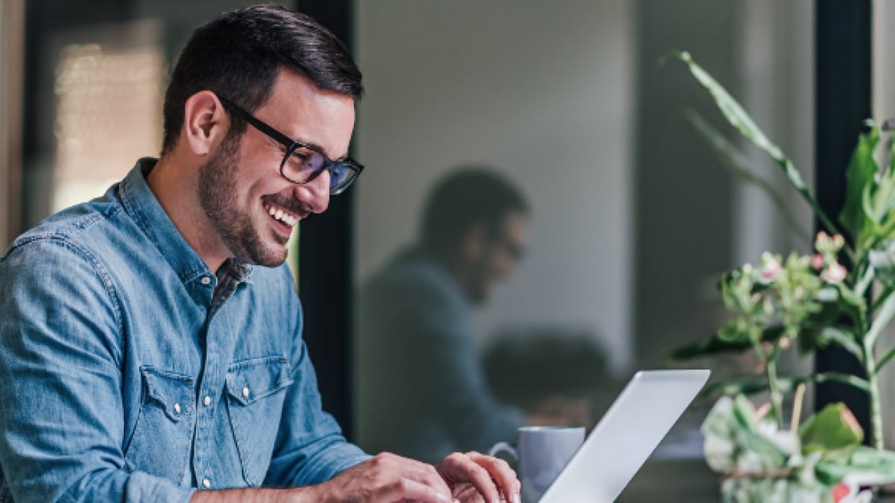 Foto - Postür rahatsızlıklara dikkat: Masabaşı çalışanlar risk altında! Omuz ağrısına iyi gelen egzersizler