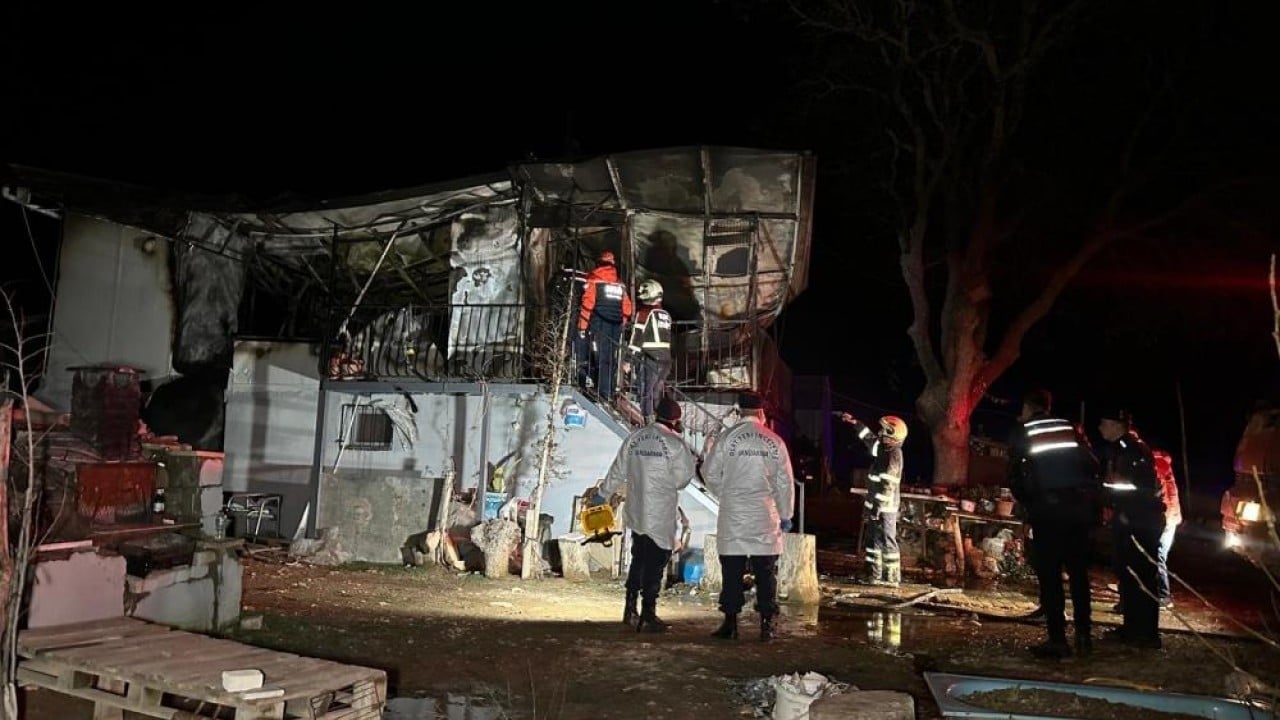 Foto - Prefabrik ev karı kocaya mezar oldu