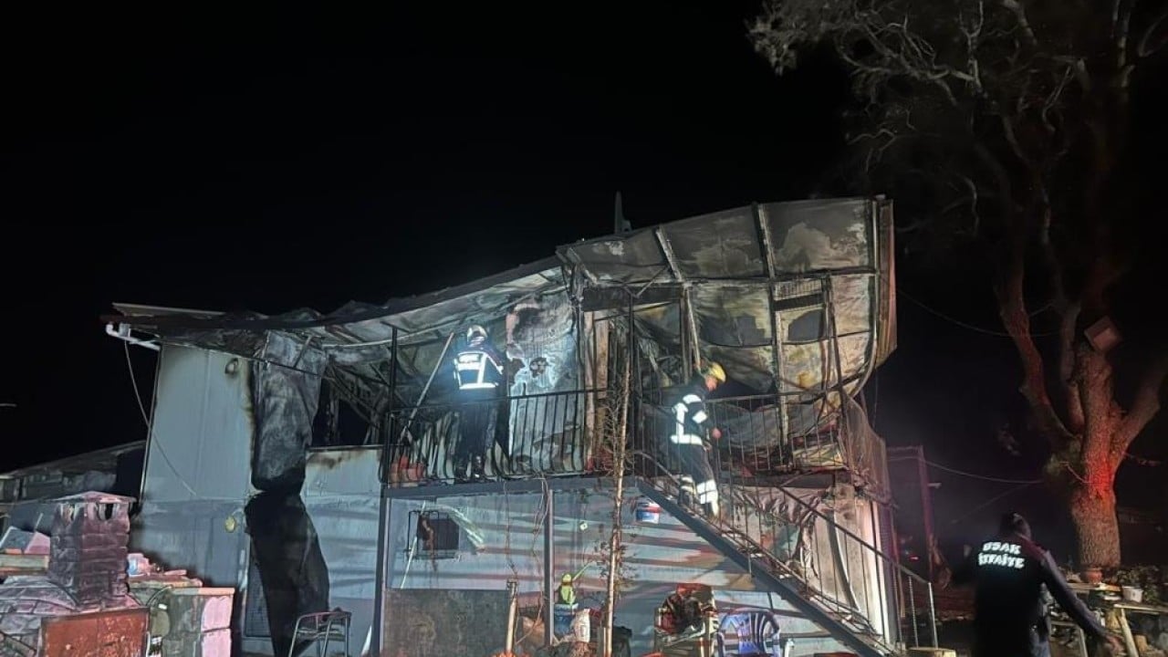 Prefabrik ev karı kocaya mezar oldu