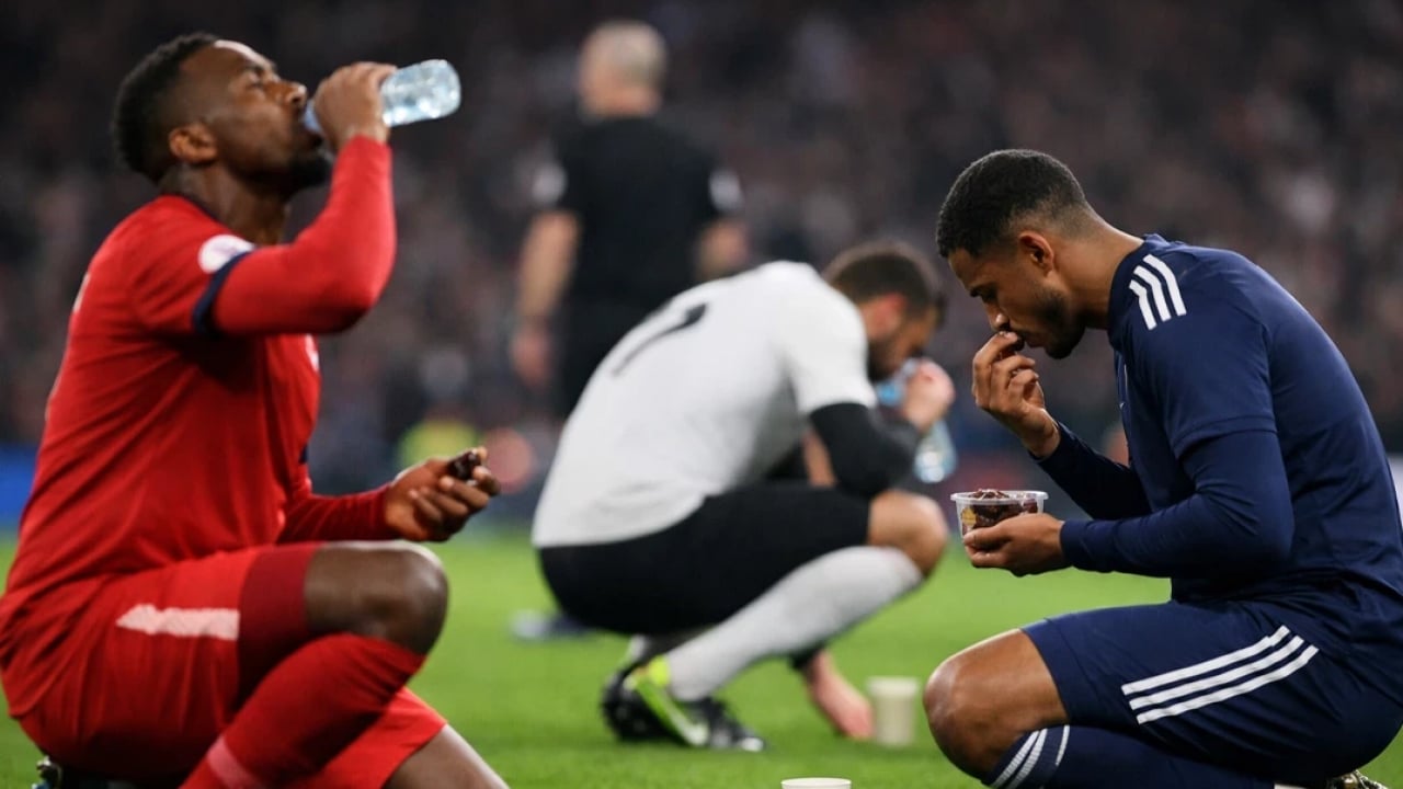 Premier Lig'e ramazan ayarı! Futbolculara oruçlarını açma izni verilecek