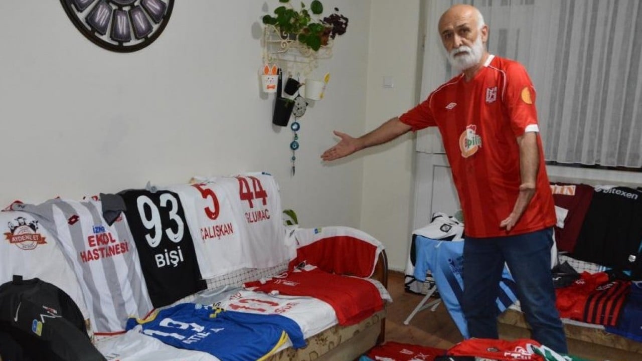 Foto - Profesyonel liglerden silinen takımların formaları bu evde yaşıyor! 300 parçalık efsane koleksiyon