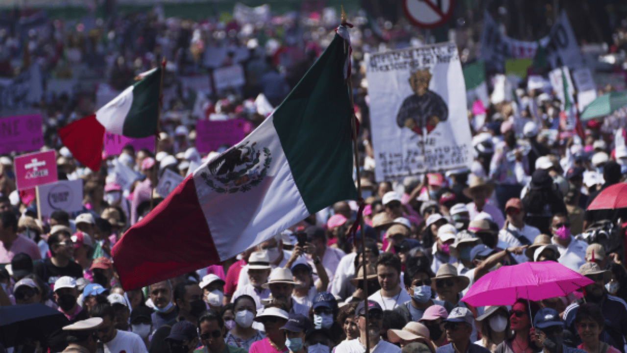 Foto - Protestolar o ülkeye sıçradı: Sokaklar savaş alanına döndü!