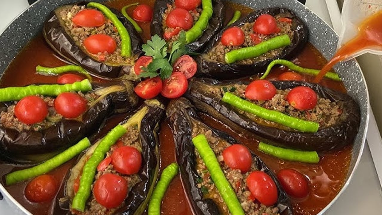 Foto - Püf noktalarıyla yağ çekmeyen, tam kıvamında karnıyarık: 1 tane yetmeyecek 