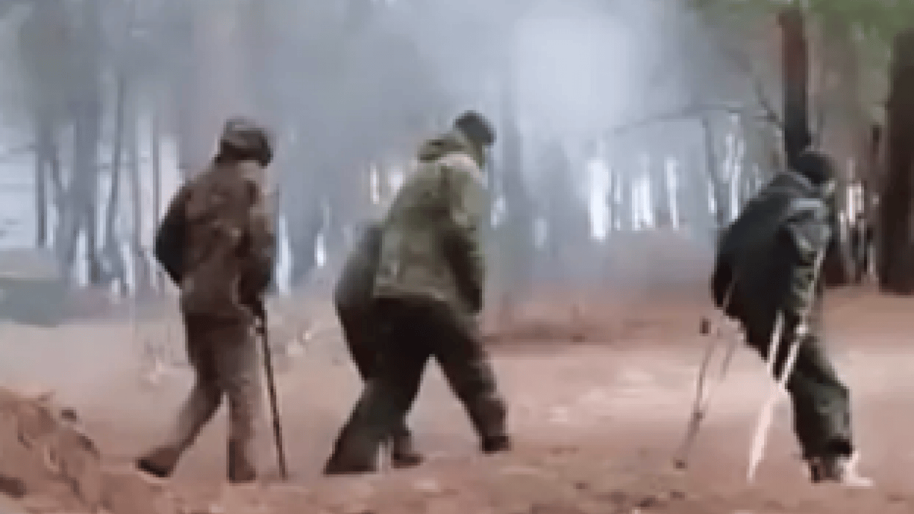 Foto - Putin'in komutanları neler yapmış neler! Rus ordusunda skandal görüntüler! Kaçan köpekler muamelesi