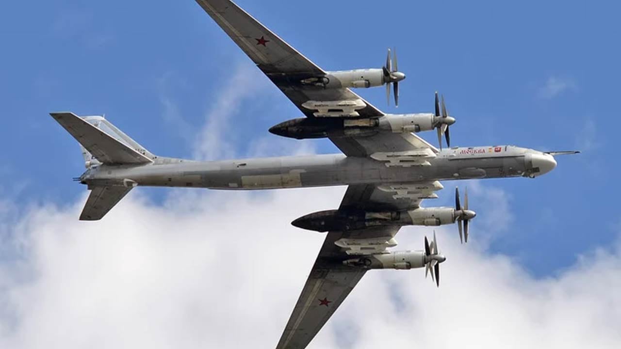 Foto - Putin’in şakası yok! Nükleer uçakları Avrupa ülkesine yolladı: NATO harekete geçti