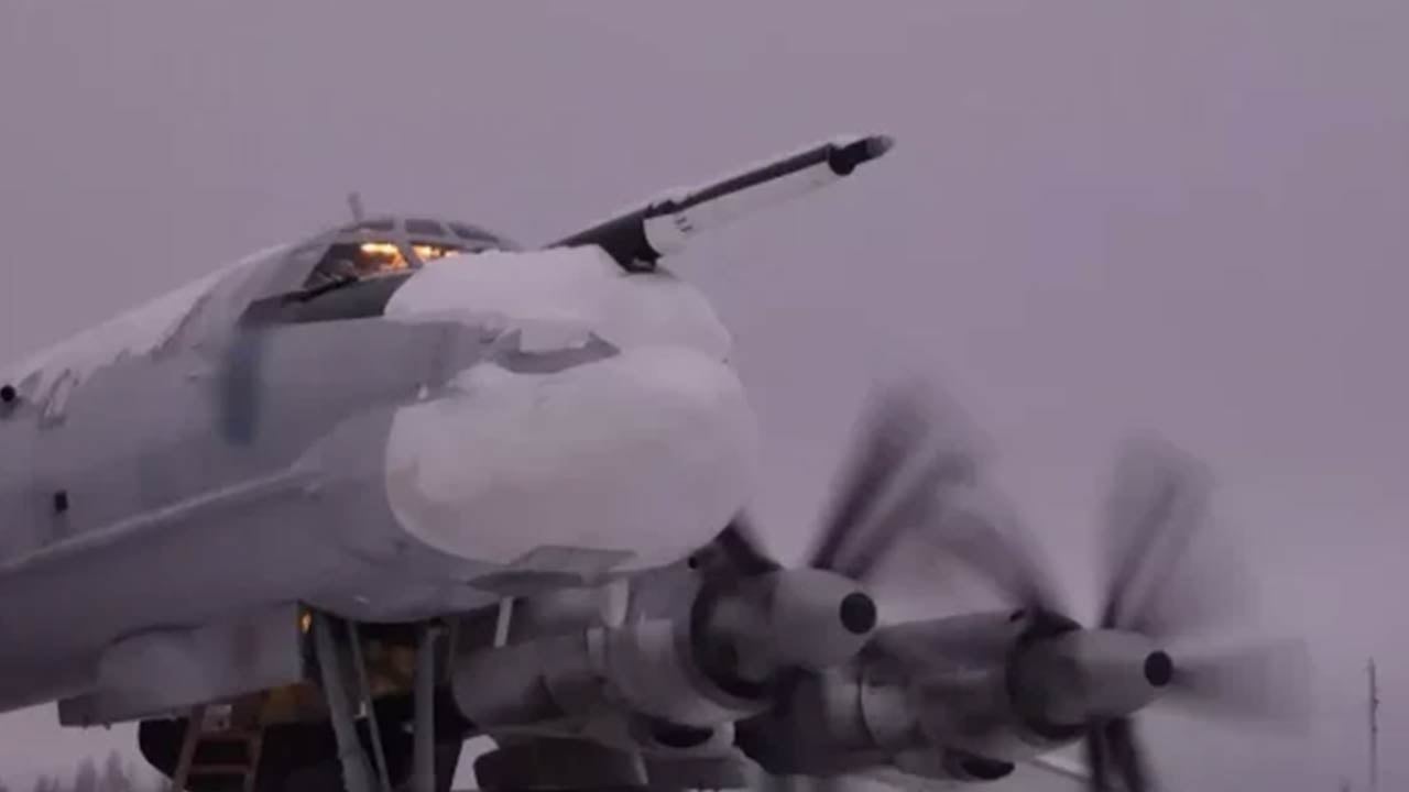 Foto - Putin’in şakası yok! Nükleer uçakları Avrupa ülkesine yolladı: NATO harekete geçti