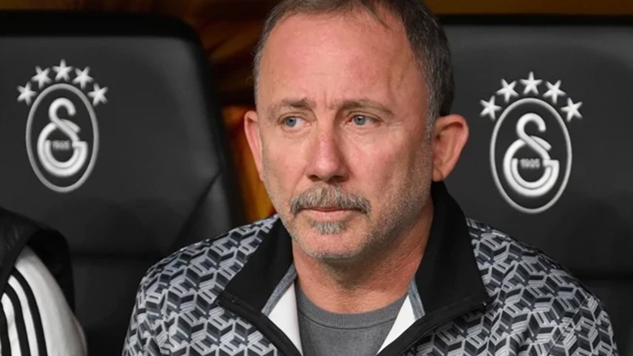 Foto - Apar topar geldi kafa karıştırdı! Ne konuşuyorsun diyen Kaya Çilingiroğlu futbol dünyasını salladı, Beşiktaş şoka girdi