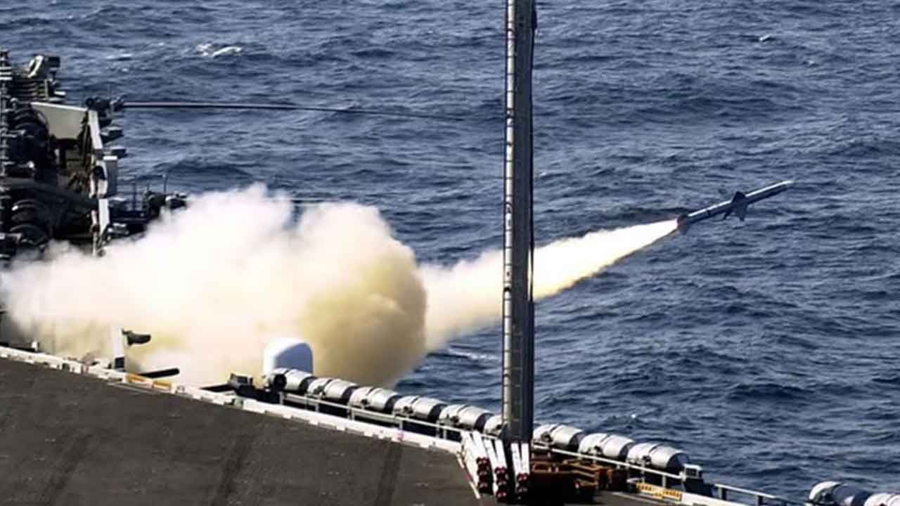 Foto - Bölgede sıcak gelişme: Türkiye için füzeleri ateşlediler