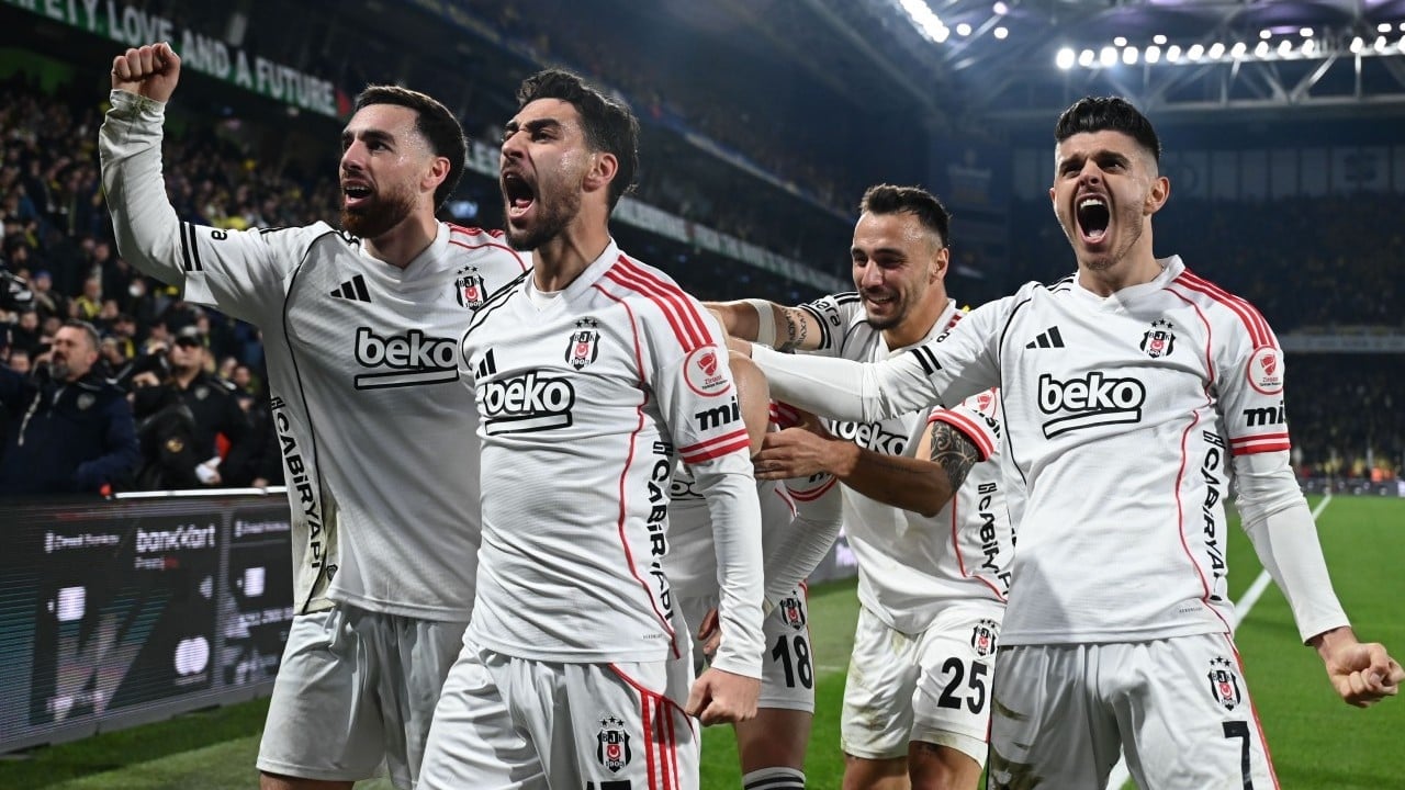 Foto - Rakiplerinin dünyası başına yıkıldı! 2025'in derbi canavarı Beşiktaş!