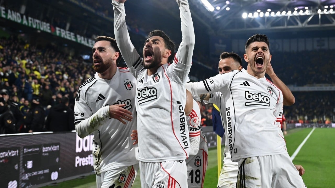 Foto - Rakiplerinin dünyası başına yıkıldı! 2025'in derbi canavarı Beşiktaş!
