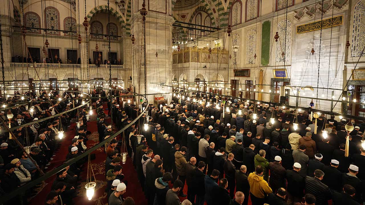 Foto - Ramazan geldi! İstanbul'da ilk teravih namazı kılındı