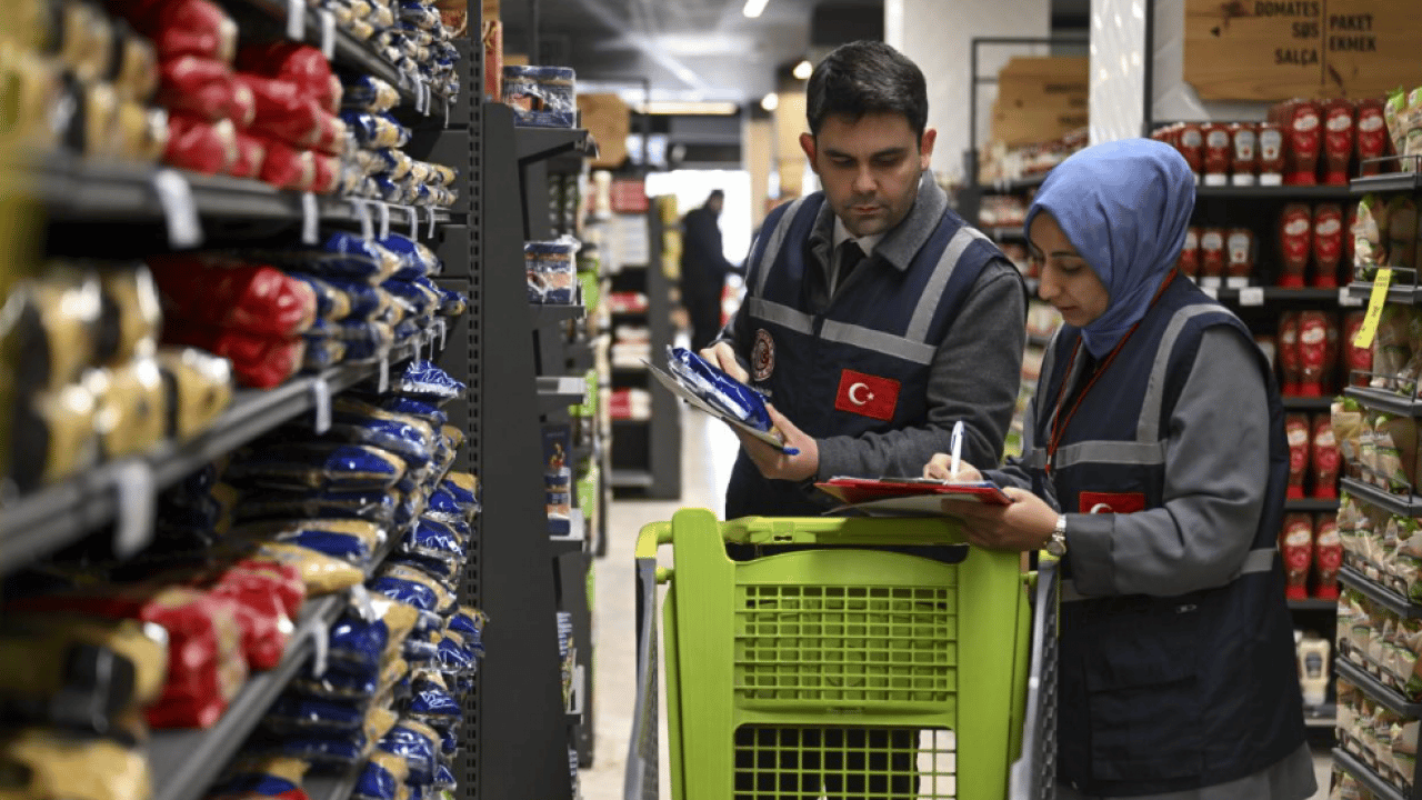 Foto - Ramazan öncesi stokçuya ve fahiş fiyata taviz yok! 81 ilde denetimler sıklaştırıldı: Haksız kazanç sağlayan işletmelere ağır ceza