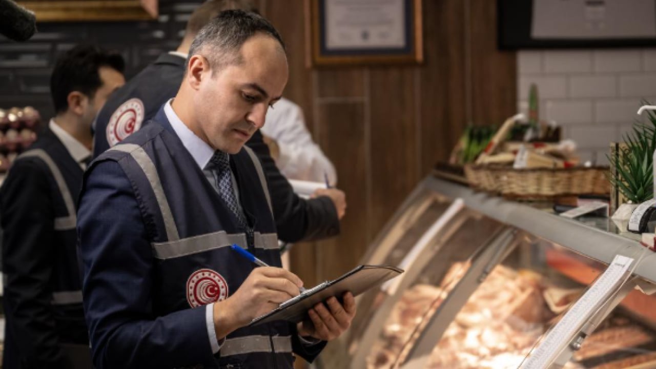 Foto - Ramazan öncesi stokçuya ve fahiş fiyata taviz yok! 81 ilde denetimler sıklaştırıldı: Haksız kazanç sağlayan işletmelere ağır ceza