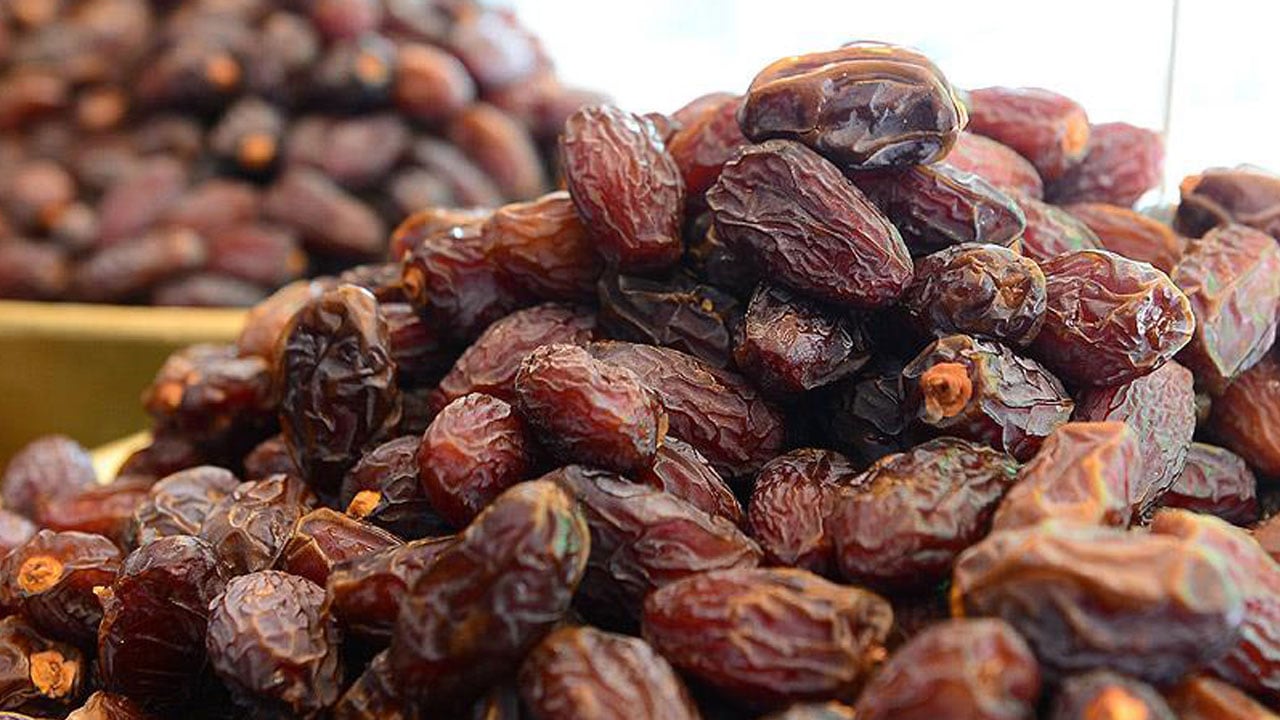 Ramazan sofralarının vazgeçilmezi! Hurma alırken bu detaylara dikkat edin