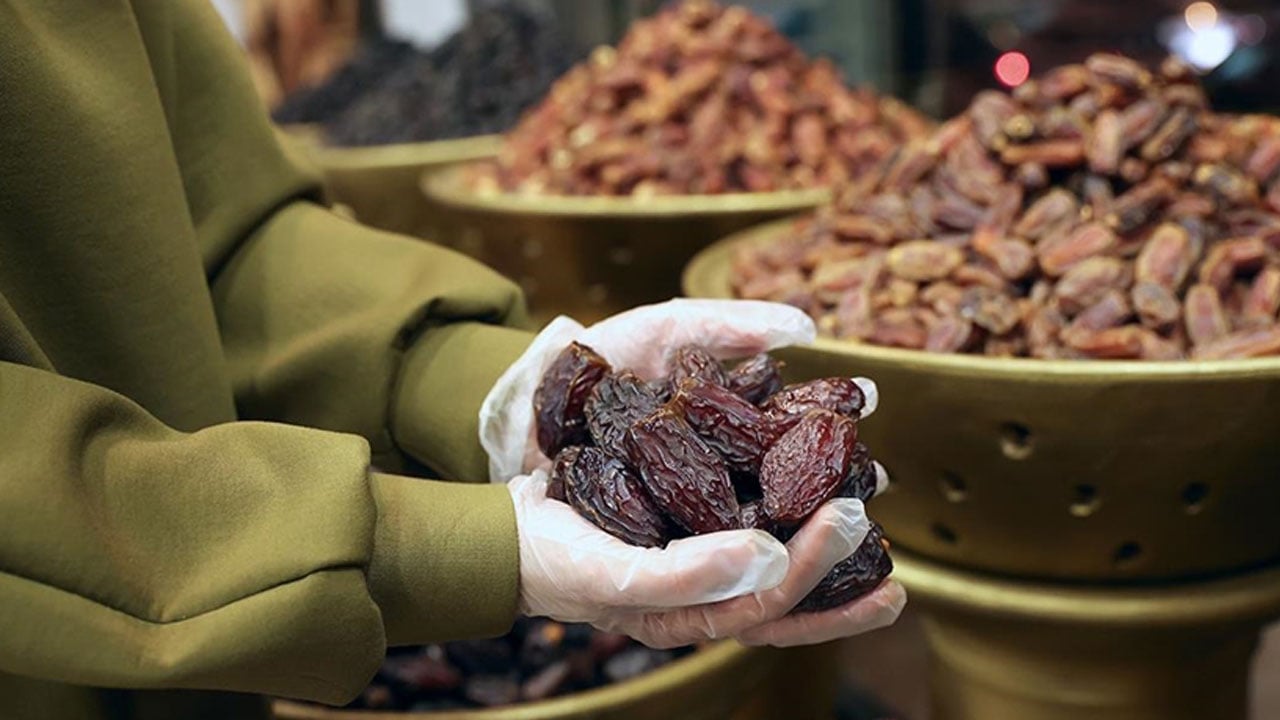 Foto - Ramazan sofralarının vazgeçilmezi! Hurma alırken bu detaylara dikkat edin