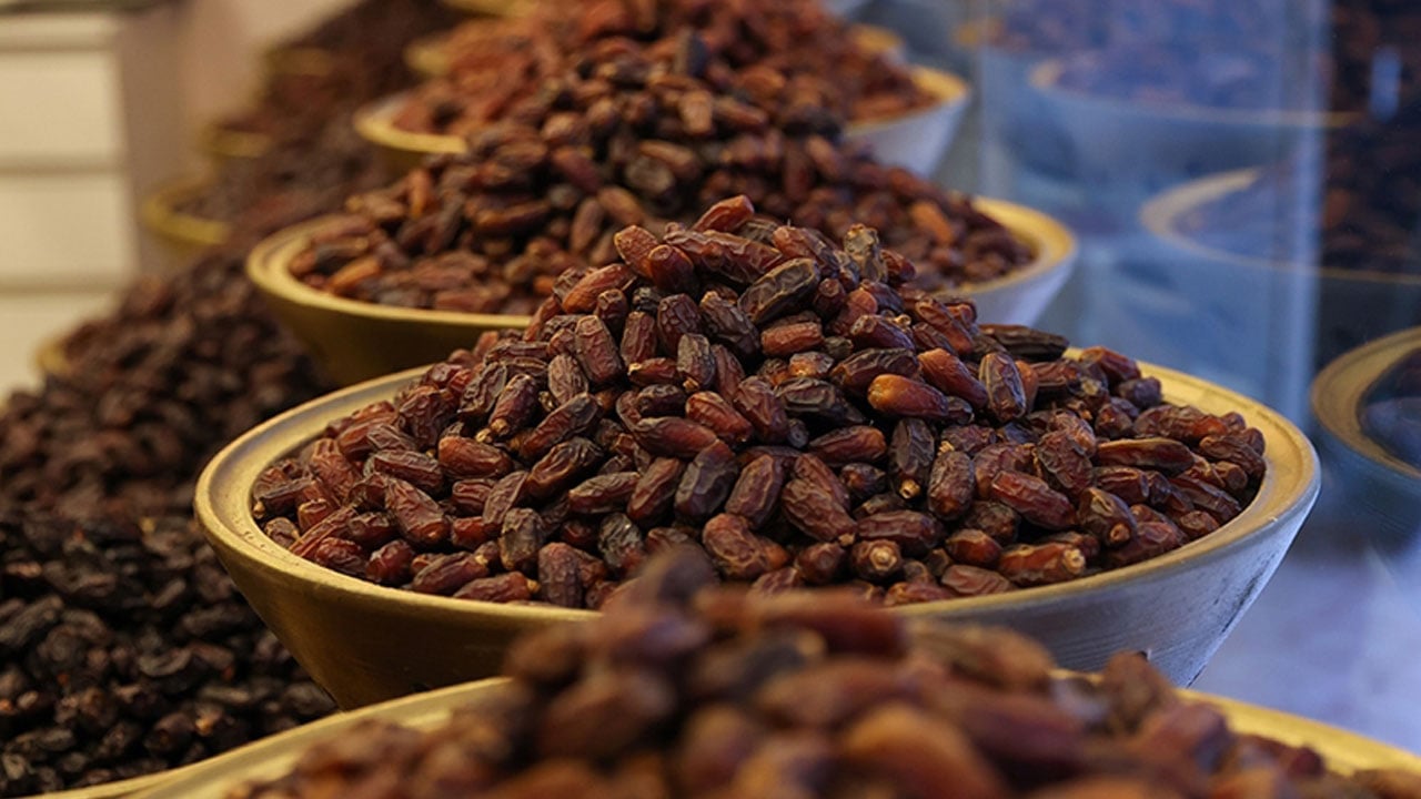 Foto - Ramazan sofralarının vazgeçilmezi! Hurma alırken bu detaylara dikkat edin