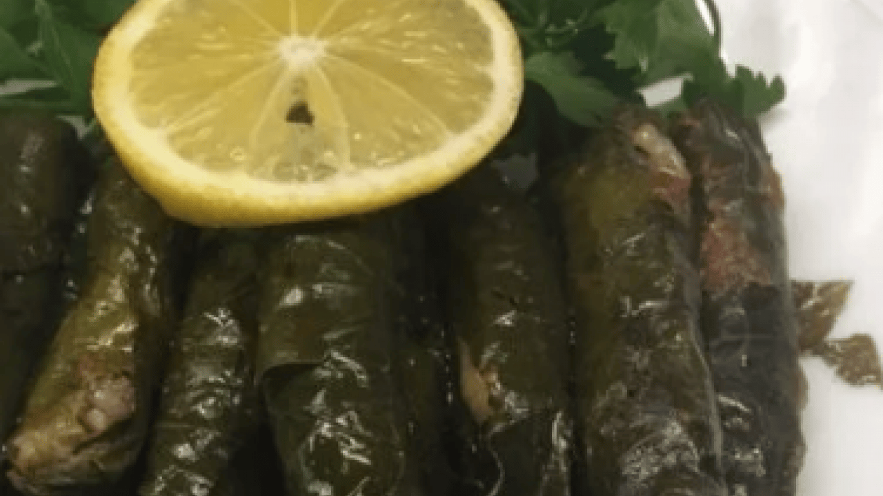 Ramazana hazırlıkta son günler... Zeytinyağlı sarma dondurucuya nasıl koyulur? Sakın limonla…