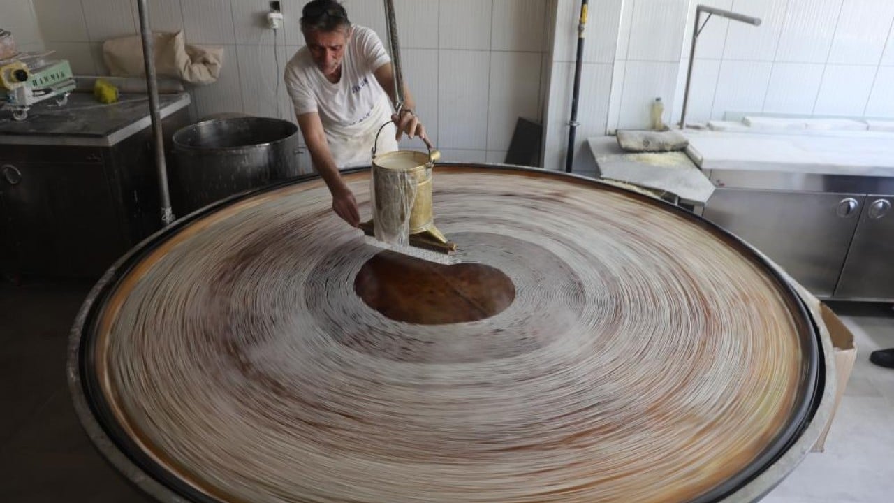 Ramazan'da büyük ilgi görüyor 45 yıllık bakır ocakta yapılıyor 'dök dök ye'!