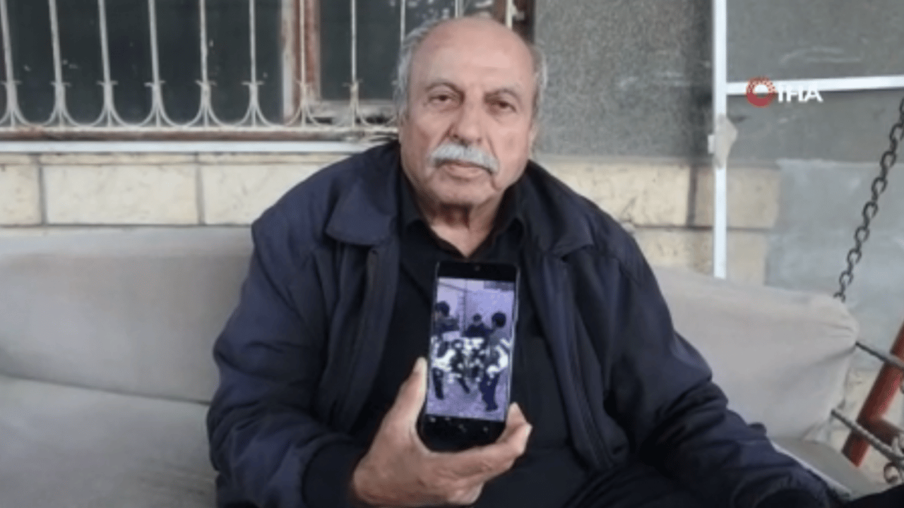 Ramazan’da yürekleri ısıtan görüntü! Emekli maaşını mahalleliye dağıttı