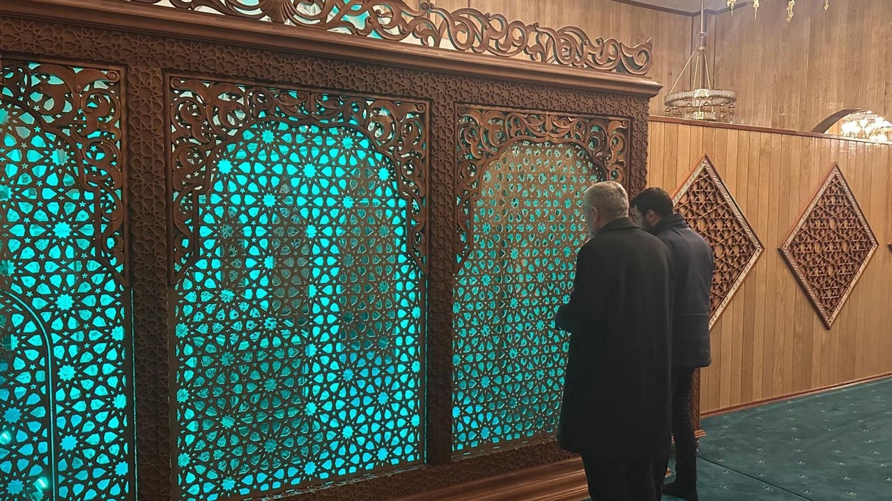 Foto - Ramazan’da ziyaretçi akını! Veysel Karani Türbesi’nde manevi yoğunluk