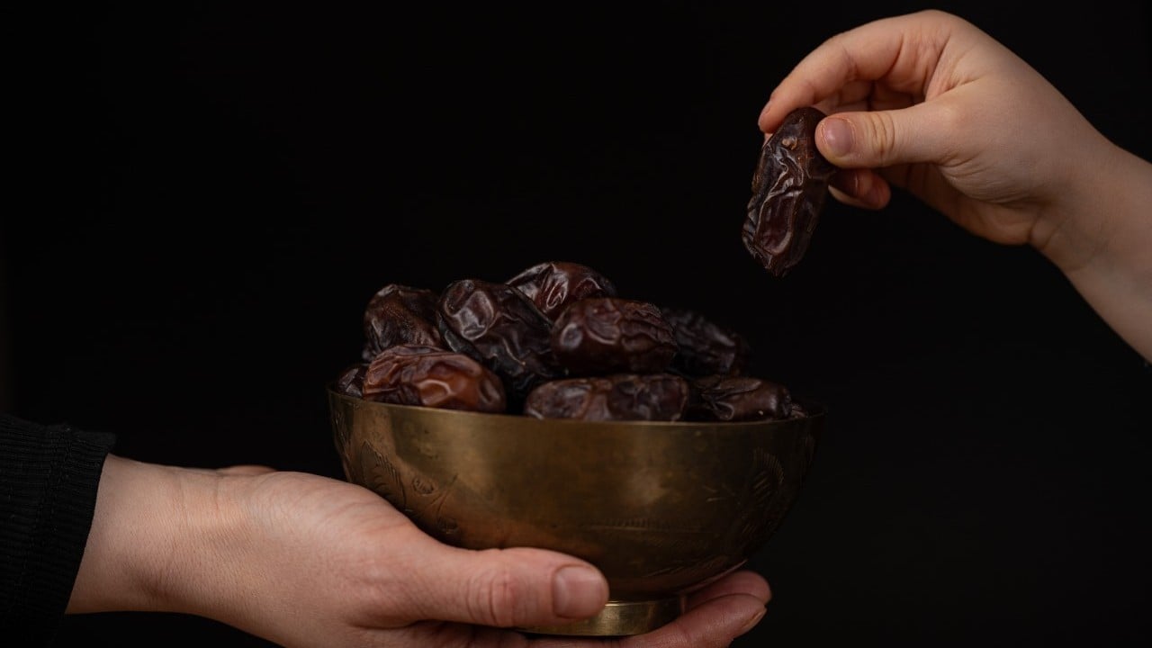 Ramazan'ın sembolü Hurma kaç kalori? Hurma kilo aldırır mı? Günde kaç adet hurma yenmeli