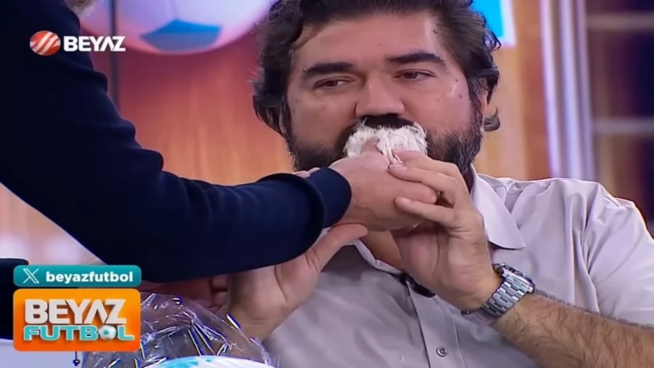 Foto - Rasim Ozan Kütahyalı uslanmıyor! Canlı yayında yine mide bulandırdı