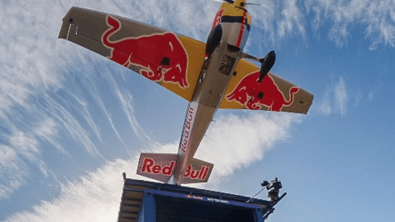 Foto - Red Bull Sporcusu Dario Costa Hareket Halindeki Trene İniş ve Kalkış Yaparak Dünyada Bir İlke İmza Attı