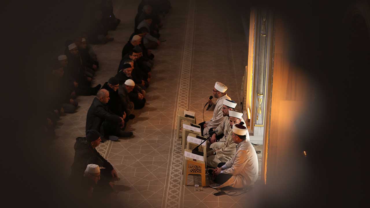 Foto - Regaip Kandili’nde eller semaya açıldı! Dillerde Gazze ve Doğu Türkistan vardı