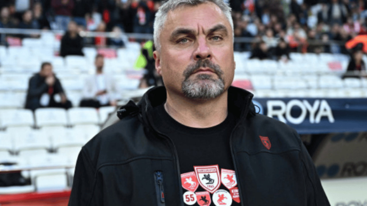 Foto - Reis’in cuma namazı açıklaması gündeme oturacak! Malum medya dişlerini bilemeye başlamıştır kesin…