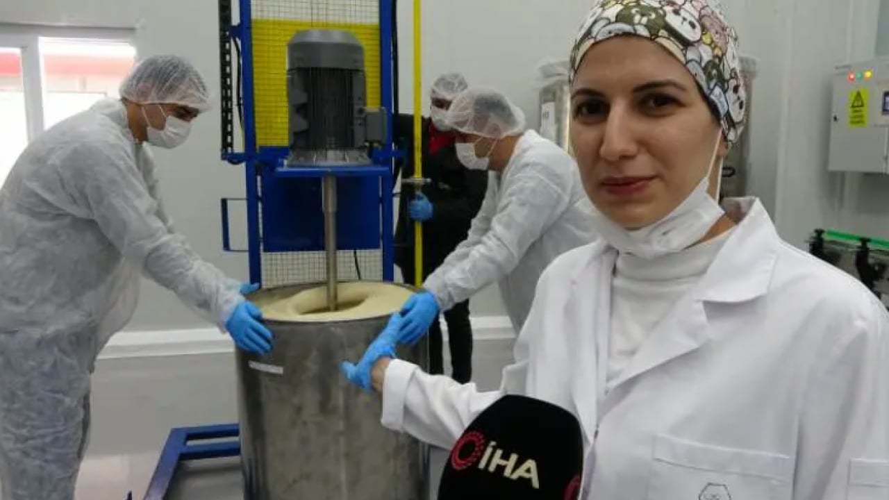 Foto - Rengini gören inanamıyor! Bu bal kar beyazı!