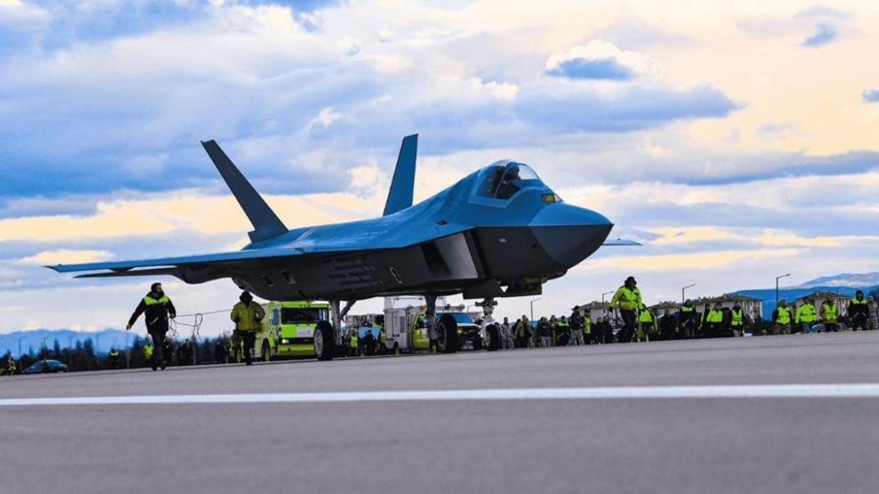 Foto - Resmen çıldırdılar! 3 KAAN sahneye çıktı, casuslar apar topar peşine düştü: Hayalet uçak takipte