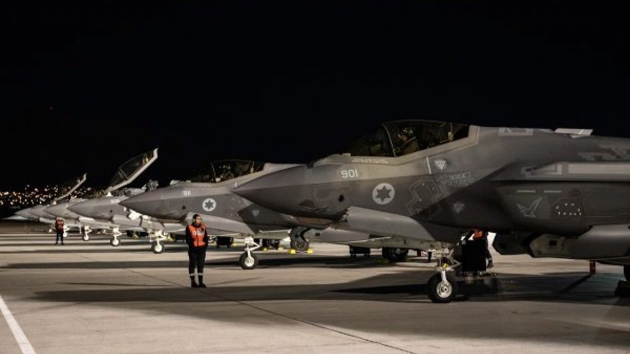 Foto - Resmen duyuruldu: Sadece bir ülkede bulunan savaş uçakları İran'a doğru yola çıktı