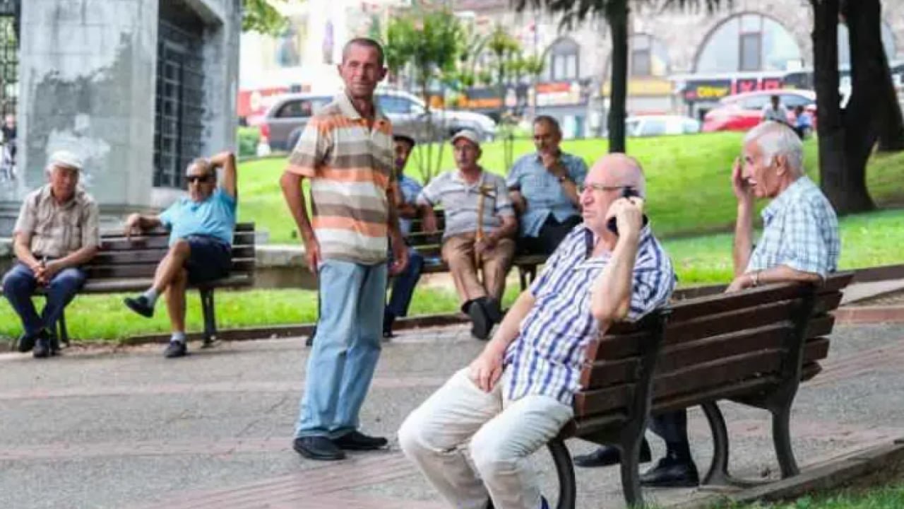 Foto - Emekliler mesken tuttu: Türkiye'nin en yaşlı illeri belli oldu!