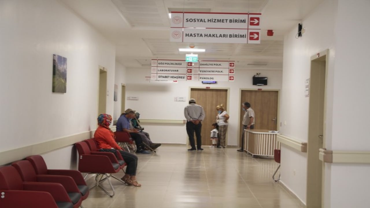 Foto - Resmen hayata geçti! O kişiler artık devlet ve üniversite hastanelerinden yararlanamayacak