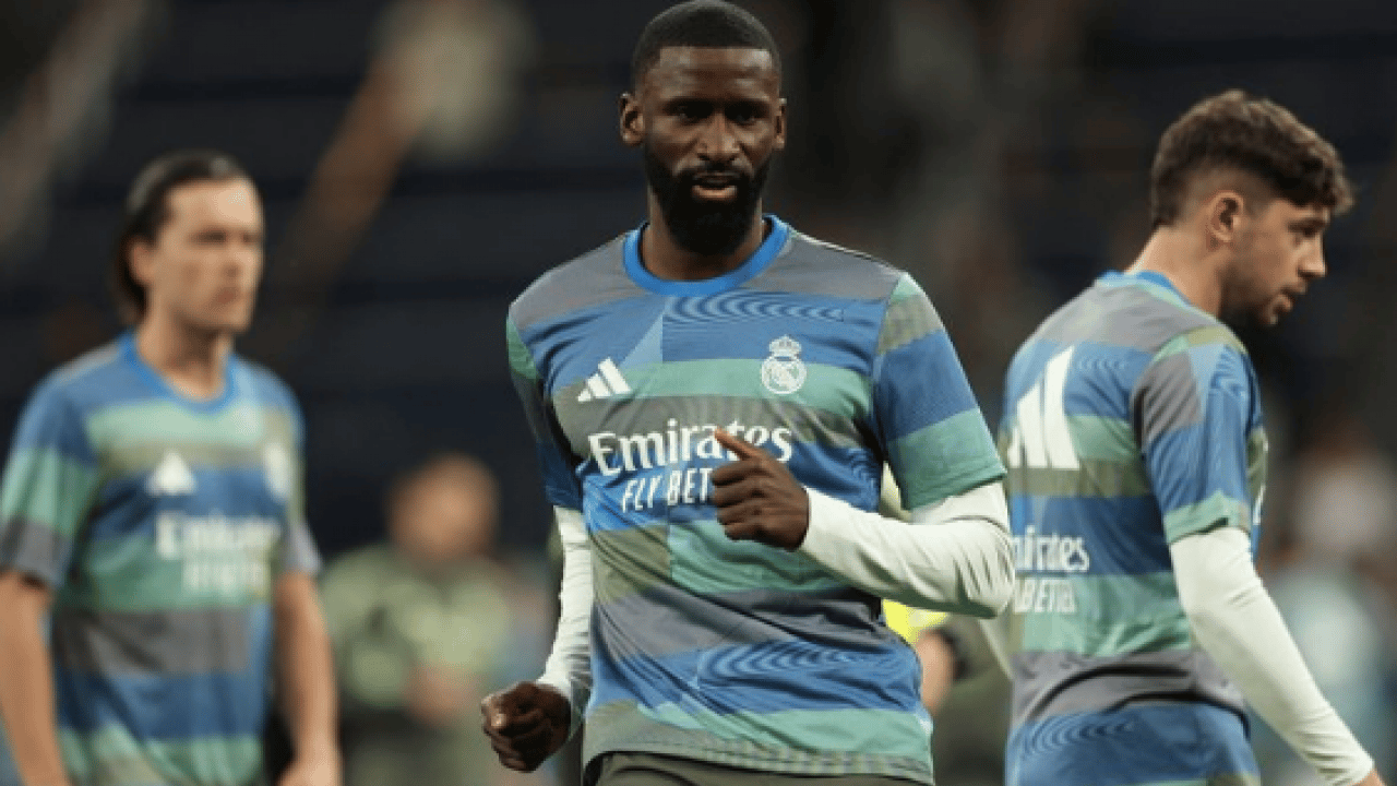 Resmen solladı! Haklı bir vaziyette başka yok! Her şey O'nu gösteriyor... 