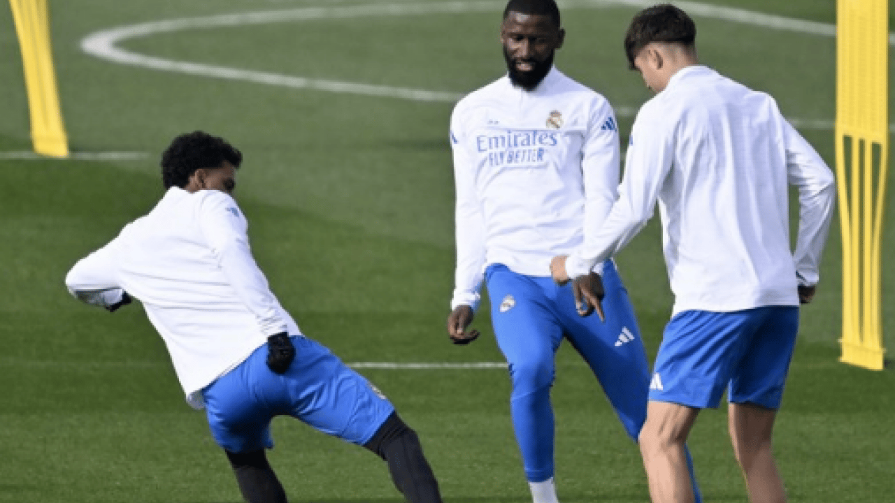 Foto - Resmen solladı! Haklı bir vaziyette başka yok! Her şey O'nu gösteriyor... 