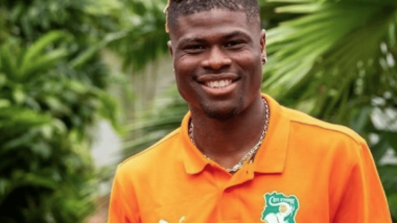 Resmen vazgeçildi de haberimiz mi yok?!? Agbadou 1 haftaya bitiyordu! Yedekler arasında yer aldı