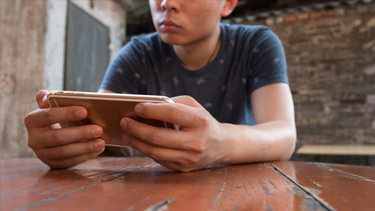 Resmi açıklama geldi! O ülkede 16 yaş altındakilere sosyal medya yasağı geldi