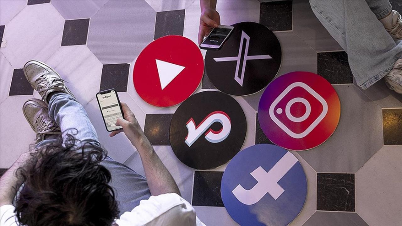 Foto - Resmi açıklama geldi! O ülkede 16 yaş altındakilere sosyal medya yasağı geldi