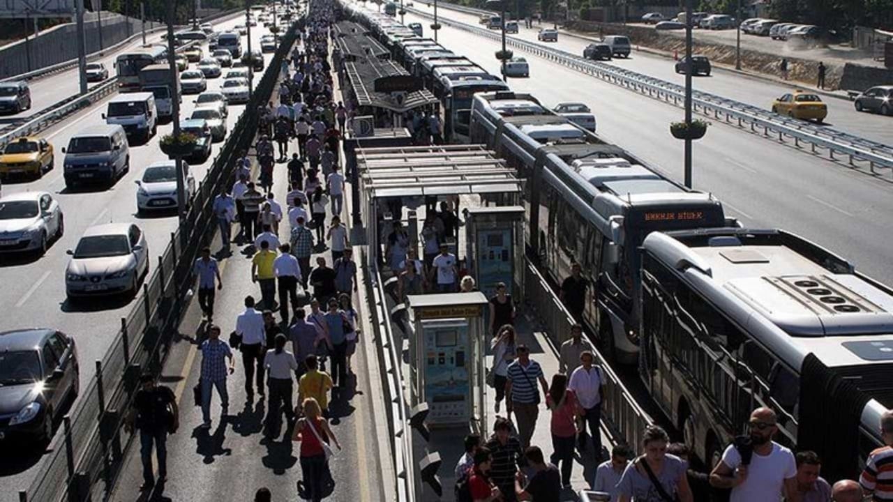 Foto - Resmi Gazete’de sessiz sedasız duyuruldu! Toplu taşıma o kişilere ücretsiz oldu 